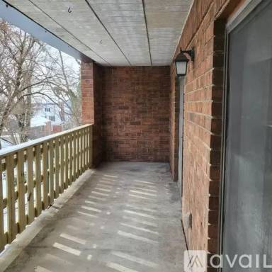 Main picture of 37 Academy Ave