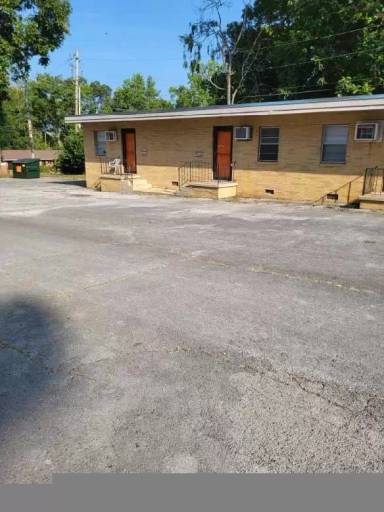 Main picture of 800 Maysville Rd NE