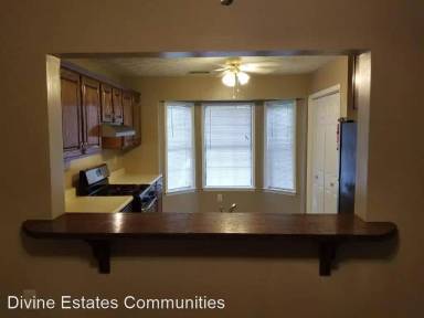Main picture of 1022 Thornwoode Ln