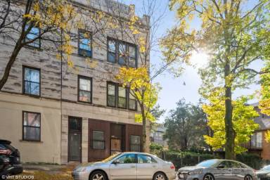 Main picture of 1037 W Polk St
