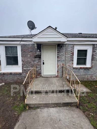 Main picture of 820 S Water St
