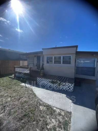 Main picture of 4314 Buena Vista Ln
