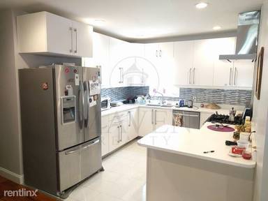 Main picture of 415 Main St