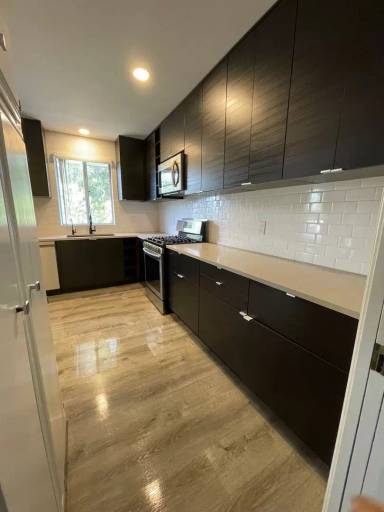 Main picture of 10961 Rose Ave
