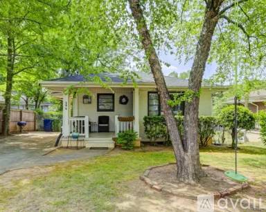 Main picture of 294 Leland Ter NE