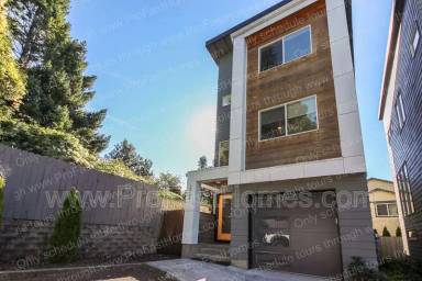 Main picture of 2968 SE 92nd Ave