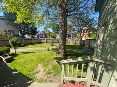 Main picture of 1021 E St