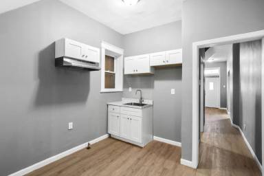Main picture of 3456 Chippewa St