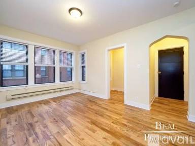 Main picture of 4409 N Wolcott Ave