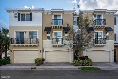 Main picture of 570 NW 35th Pl