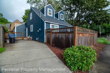 Main picture of 403 W McLoughlin Blvd
