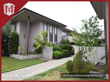 Main picture of 1015 Sunset Blvd