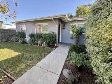 Main picture of 2245 Garnet Ave