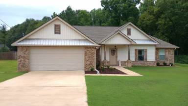 Main picture of 131 Poole Dr
