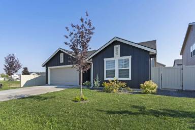 Main picture of 3795 E Berwick Dr