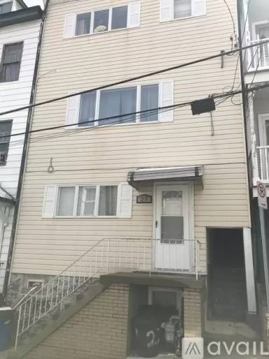 Main picture of 27 Kosciusko Way