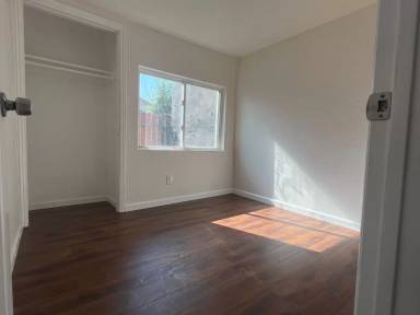 Main picture of 343 Gifford Ave