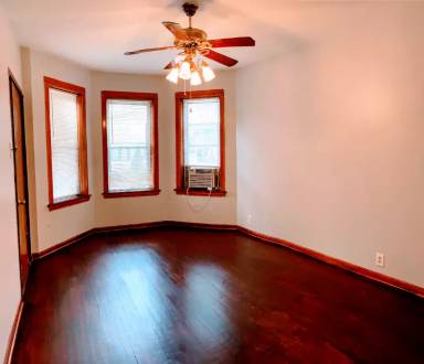 Main picture of 3339 S Emerald Ave