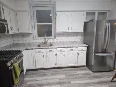 Main picture of 15 W 42nd St