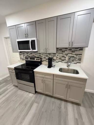 Main picture of 2650 E Somerset St