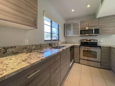 Main picture of 64 Isle of Venice Dr