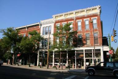Main picture of 641 N High St