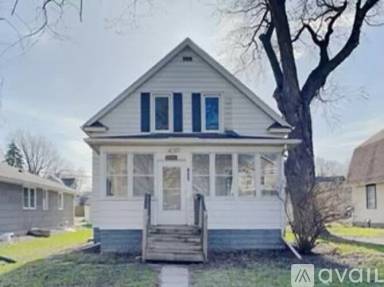 Main picture of 1056 26th Ave SE