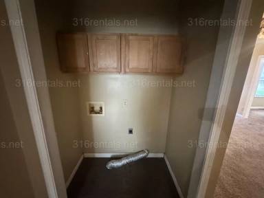 Main picture of 404 E 7th St