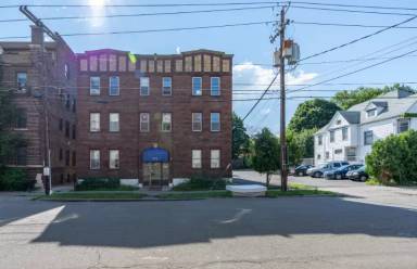 Main picture of 111 Oak St