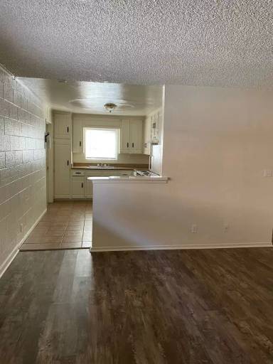Main picture of 1161 West St