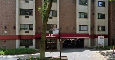 Main picture of 541 W Oakdale Ave