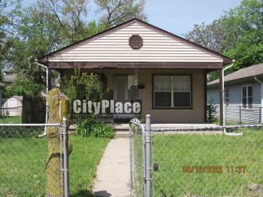 Main picture of 552 Lynn St