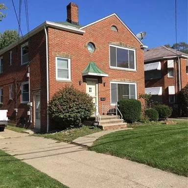 Main picture of 19910 Hilliard Blvd