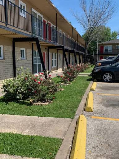 Main picture of 3045 Golfcrest Blvd