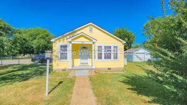 Main picture of 110 Suggs St