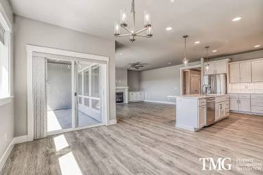 Main picture of 3939 Corvina St