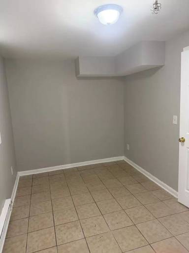 Main picture of 326 1/2 Laurel Ave