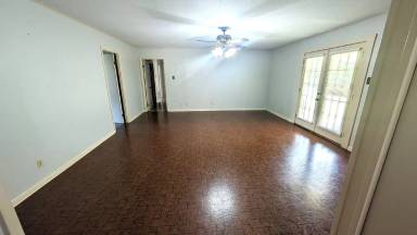Main picture of 2800 Anita Ln