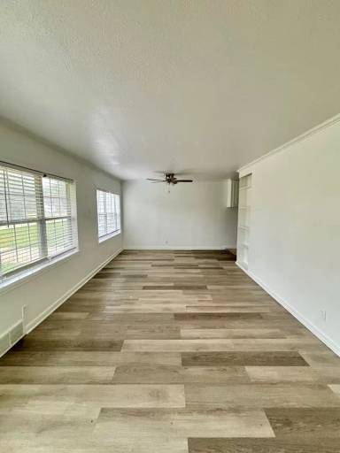 Main picture of 3 W 49th Pl N