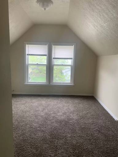 Main picture of 3235 W 90th St