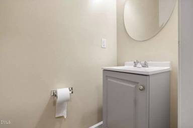 Main picture of 401 Coalinga Ln