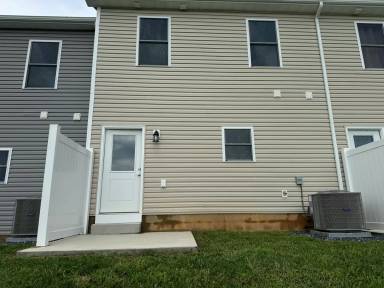 Main picture of 682 Zephyr Dr