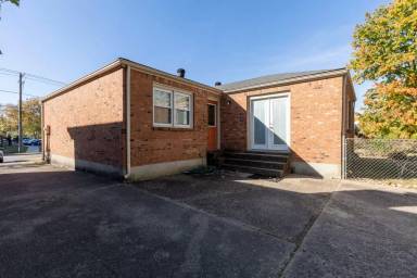 Main picture of 6715 Six Mile Ln