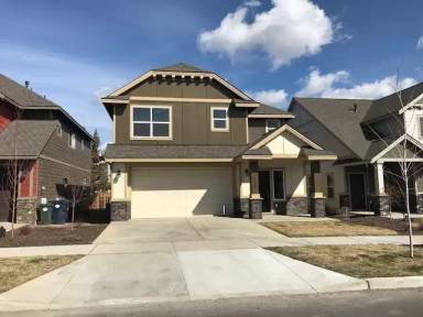 Main picture of 3125 NE Flagstone Ave