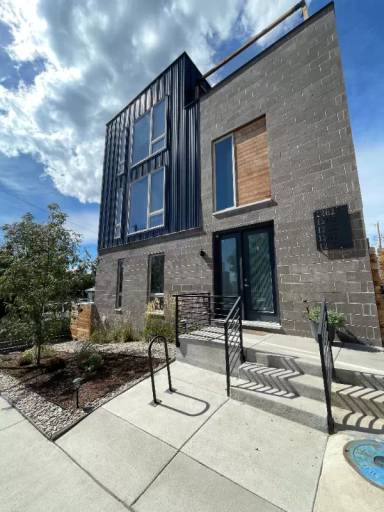 Main picture of 1261 Xavier St