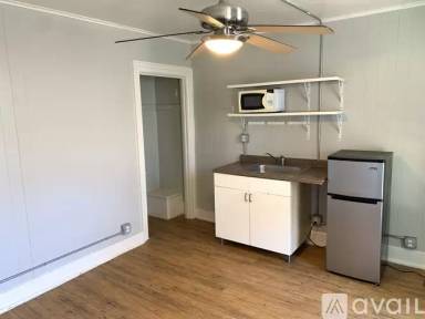 Main picture of 208 3rd St