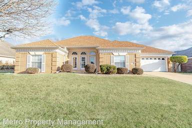 Main picture of 1934 Lancaster Dr