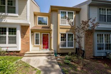 Main picture of 16 Casino Ct