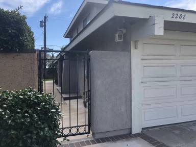 Main picture of 2206-2208 E Avalon Ave