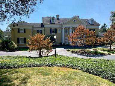 Main picture of 105 W Prospect Ave